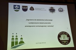 slajd z prezentacji z tytułem konferencji oraz logo  organizatorów